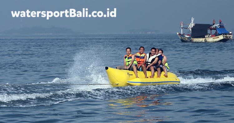 Banana boat Bali